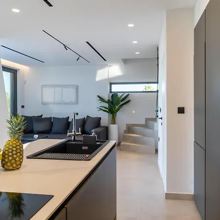 Aethra By Checkin Villa *